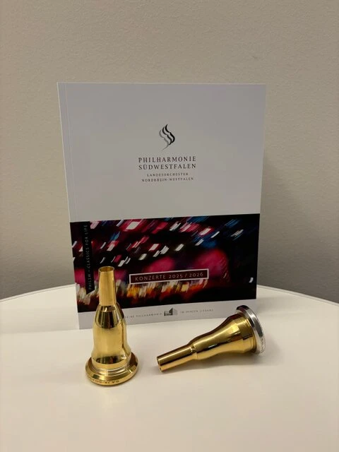 Abgebildet sind die 2 neuen Mundstücke der SAJA-Brassline Tuba Mundstückserie